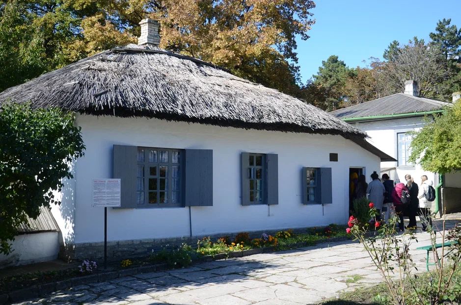 Экскурсия "Обзорная по Пятигорску с посещением домика Лермонтова" — фото 1