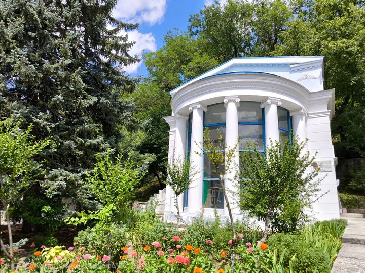  Лермонтовский источник
