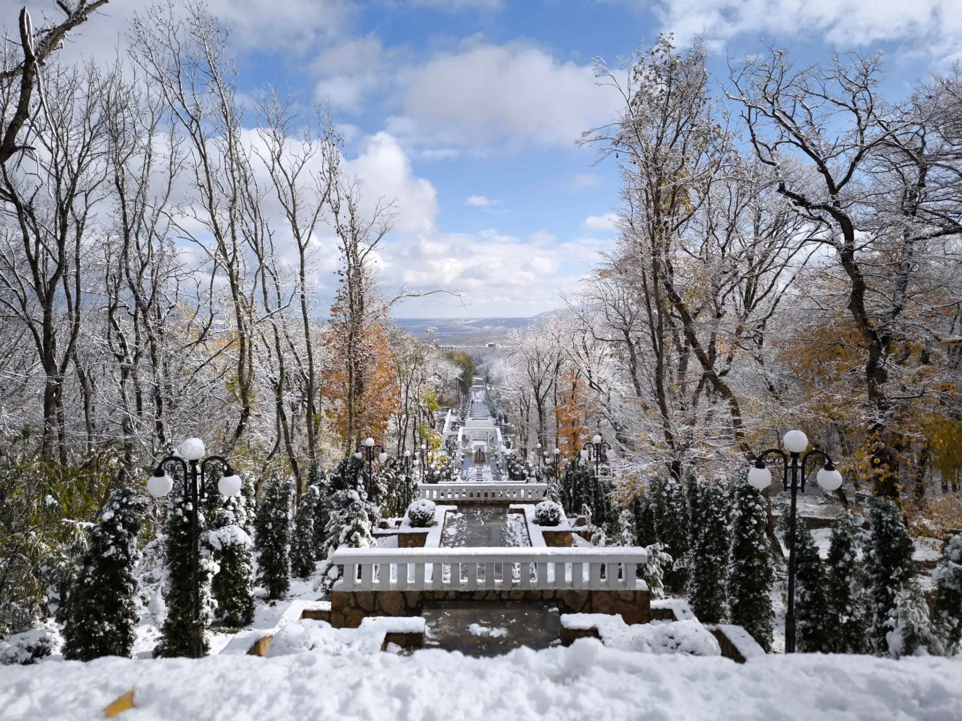  Скульптуры и композиции вдоль Каскадной лестницы — фото 1